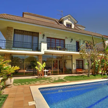 Bigamendi By Hello Homes Villa Sitges